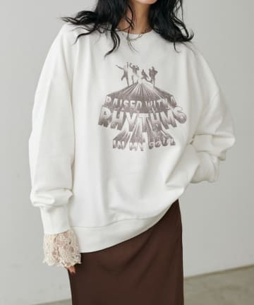 NICE CLAUP / OLIVE des OLIVE OUTLET(ナイスクラップ  / オリーブ デ オリーブ アウトレット) 【LARUTA】グラフィックロゴ裏毛プルオーバー