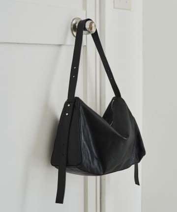 russet(ラシット) トライアングルショルダーバッグ