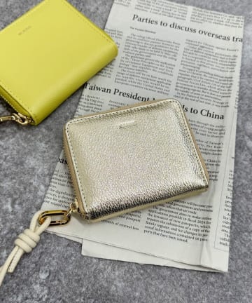 FREDY & GLOSTER(フレディ アンド グロスター) 【WEB限定】【BEAURE/ビュレ】レザーストラップウォレット M