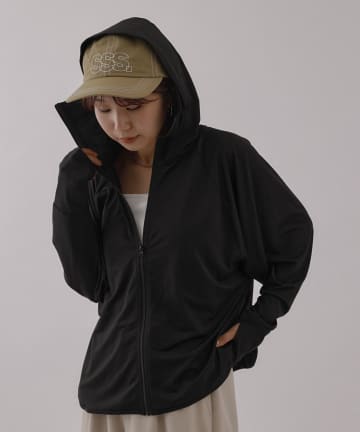 COLONY 2139(コロニー トゥーワンスリーナイン) 冷感UVドルマンスリーブパーカー