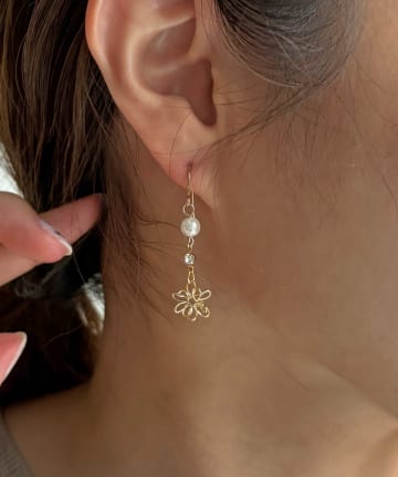 Lattice(ラティス) フラワーピアス