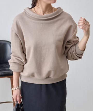 BEARDSLEY(ビアズリー) オフショルトレーナー