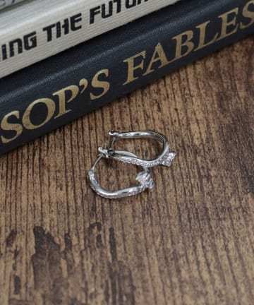 FREDY & GLOSTER(フレディ アンド グロスター) シンメジルコフープピアス