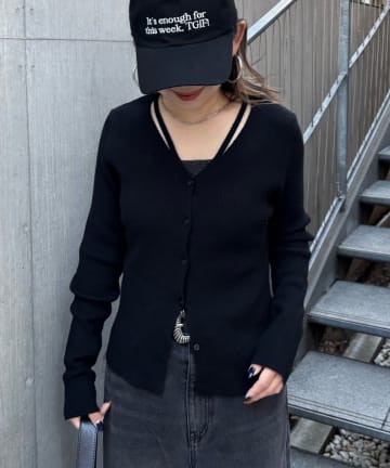 COLONY 2139(コロニー トゥーワンスリーナイン) スリットVネックニットカーディガン