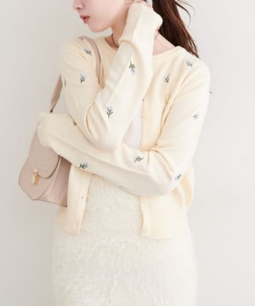 natural couture(ナチュラルクチュール) PBTフラワー刺繍クロップドカーディガン