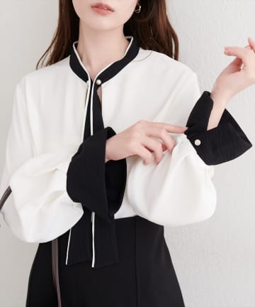 natural couture(ナチュラルクチュール) 配色ボータイパールピンブラウス