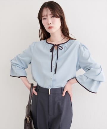 natural couture(ナチュラルクチュール) フロントリボン配色ブラウス