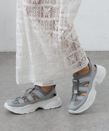 COLONY 2139(コロニー トゥーワンスリーナイン) 厚底スニーカーサンダル