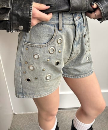 WHO’S WHO gallery(フーズフーギャラリー) EYELET DENIM SHORTS