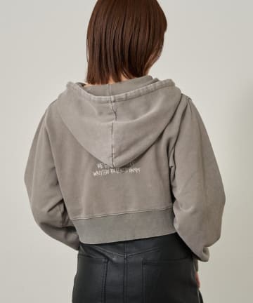 mline(エムライン) [mline]バック刺繍ロゴ ショートパーカー