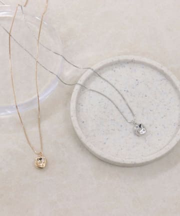 FREDY & GLOSTER(フレディ アンド グロスター) つぶしキューブトップネックレス