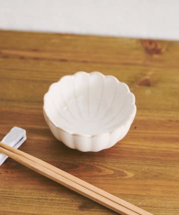 salut!(サリュ) 菊小鉢：9cm