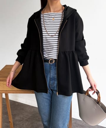 Chez toi(シェトワ) ダンボールペプラムパーカー