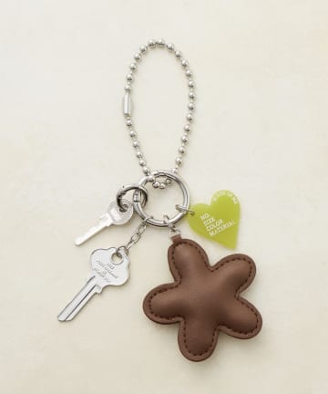 DISCOAT(ディスコート) 【GOLDY】レザー調フラワーキーチャーム