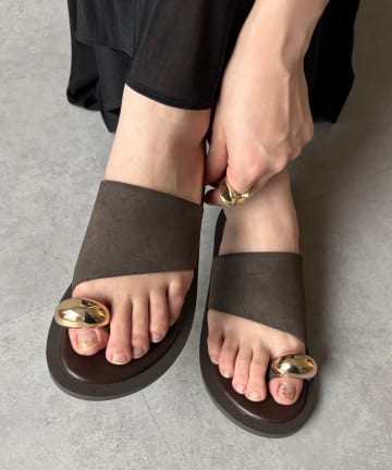 DOUDOU(ドゥドゥ) GOLDリングサンダル