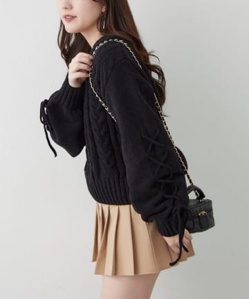 Remind me and forever(リマインドミーアンドフォーエバー) レースアップモールケーブルニット