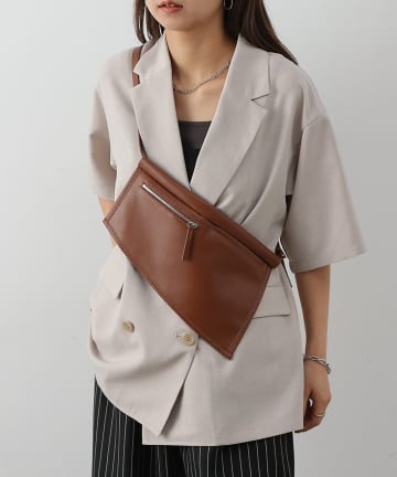 COLONY 2139(コロニー トゥーワンスリーナイン) レザーウェストベルトバッグ