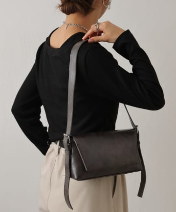 COLONY 2139(コロニー トゥーワンスリーナイン) コンパクトショルダーバッグ