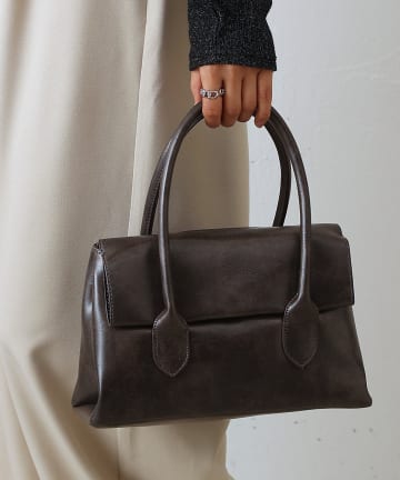 COLONY 2139(コロニー トゥーワンスリーナイン) コンパクトフラップハンドバッグ