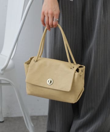 COLONY 2139(コロニー トゥーワンスリーナイン) ソフトフラップハンドバッグ