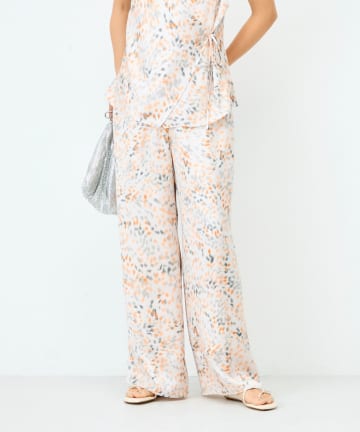 NOLLEY'S(ノーリーズ) ウォッシャブルブラープリントイージーパンツ