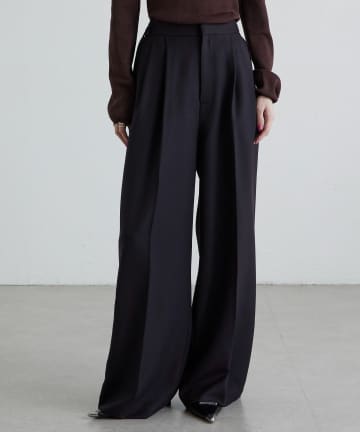 Lui's(ルイス) 脇ベルトデザイン2タックパンツ