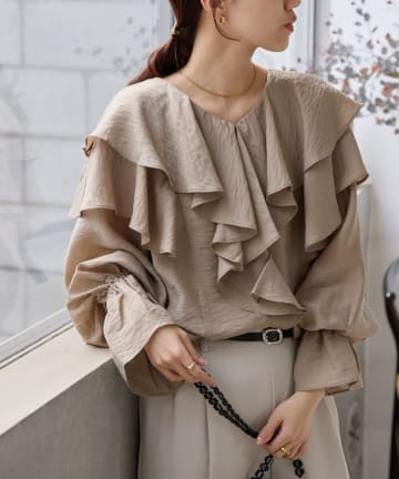 DISCOAT(ディスコート) シアーフリルブラウス