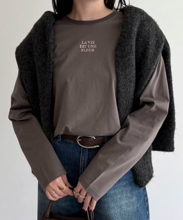 FREDY & GLOSTER(フレディ アンド グロスター) ワンポイント刺繍ロゴロンTシャツ