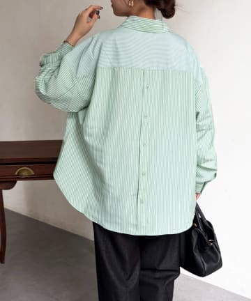 Chez toi(シェトワ) ストライプ後ろ切替ボタンシャツ