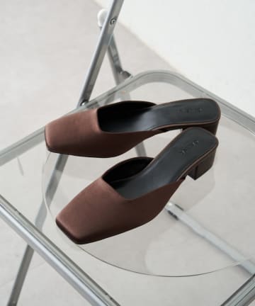 LOUNGEDRESS(ラウンジドレス) 【GALENA/ガレナ】サテンスクエアトゥミュール