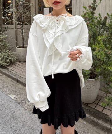 w closet(ダブルクローゼット) レースアップスウェット