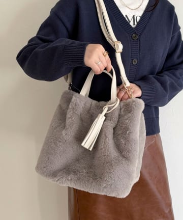 FREDY & GLOSTER(フレディ アンド グロスター) タッセル付エコファー2WAYトートバッグ