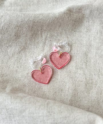 3COINS(スリーコインズ) クリアハートイヤリング／KIDS