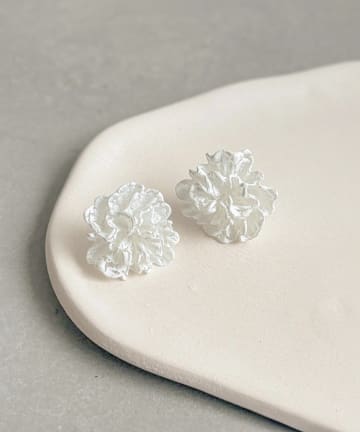 3COINS(スリーコインズ) ビッグフラワーピアス