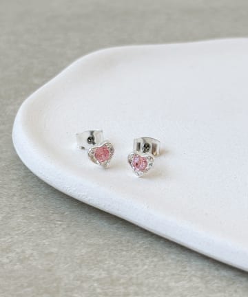 3COINS(スリーコインズ) カラーストーンハートピアス