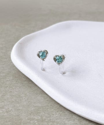 3COINS(スリーコインズ) カラーストーンハート樹脂イヤリング