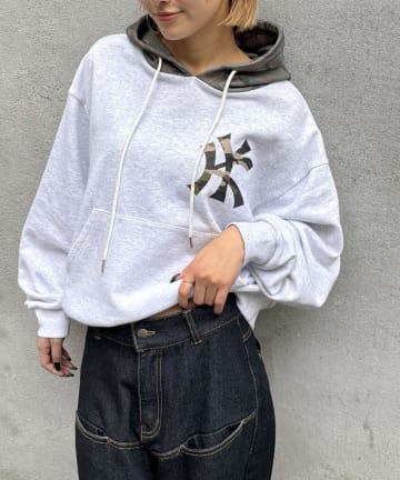 OUTLET(アウトレット) 【WHO'S WHO gallery】KOOKYN KYカモ柄切り替えパーカー