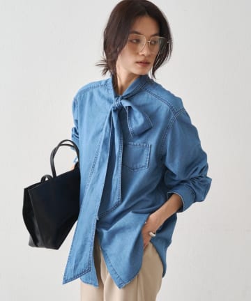 LOUNGEDRESS(ラウンジドレス) ライトデニムボウタイブラウス