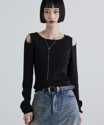 Lui's(ルイス) ボートネックショルダーデザインニットトップス