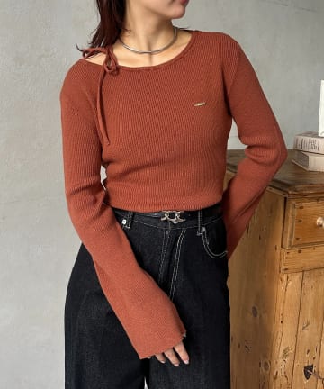 Thevon.(ゼヴォン) アシメホルター袖フレアニット