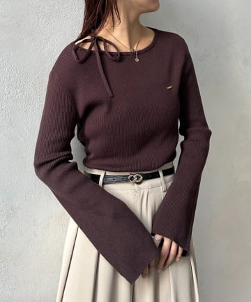 Thevon.(ゼヴォン) アシメホルター袖フレアニット