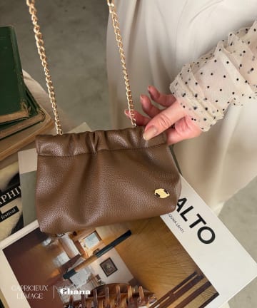 CAPRICIEUX LE'MAGE(カプリシュレマージュ) 【母の日/Ghana×LE'MAGE限定色ブラウン】チェーンギャザーポーチバッグ