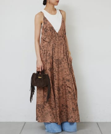 GALLARDAGALANTE(ガリャルダガランテ) ボタニカルサテンディープVキャミワンピース