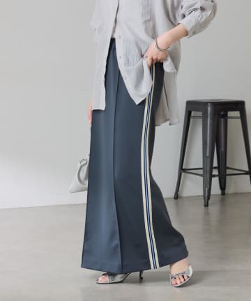 COLLAGE GALLARDAGALANTE(コラージュ ガリャルダガランテ) 【脚長効果】トラックタイトスカート