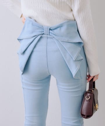 Remind me and forever(リマインドミーアンドフォーエバー) 【後ろ姿まで可愛い】バックリボンデニムフレアパンツ