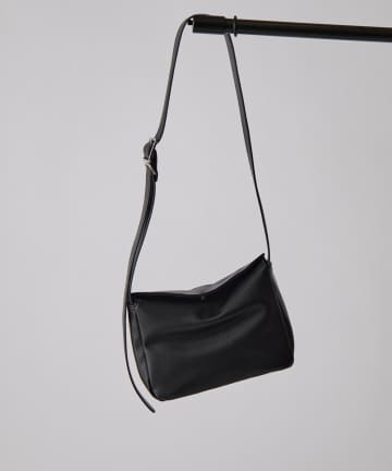 Lui's(ルイス) カバーショルダーバック