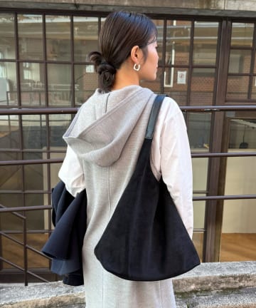 FREDY & GLOSTER(フレディ アンド グロスター) フェイクスエードトライアングルバッグ