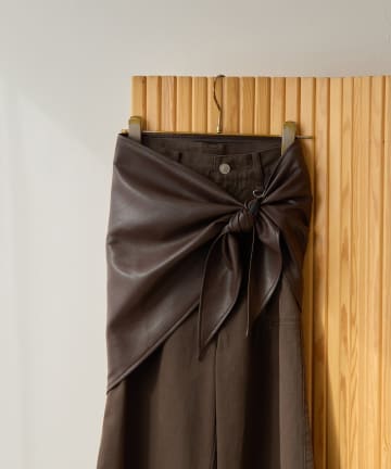 Whim Gazette(ウィム ガゼット) 【THE PAUSE】フェイクレザースカーフ