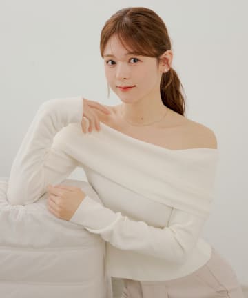 Chico(チコ) 【SALON by Chico】ドットプリントオフショルニット