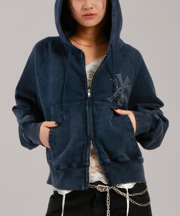 WHO’S WHO gallery(フーズフーギャラリー) 【UNISEX】KOOKY'N KYケミカルラインストーンジップパーカー